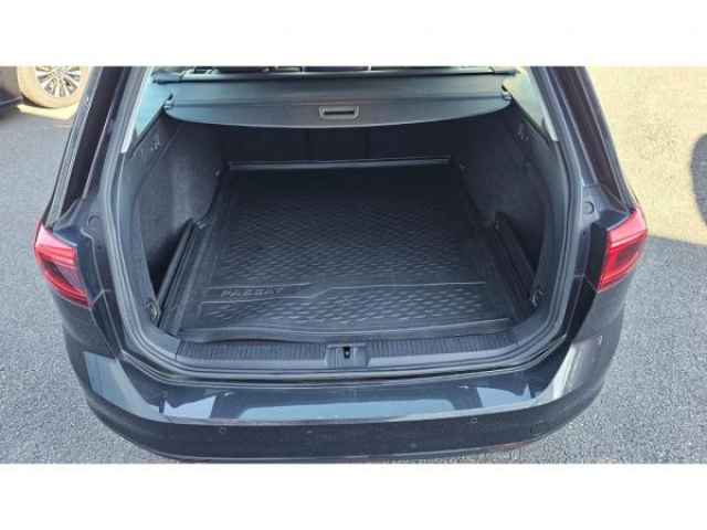 VOLKSWAGEN Passat SW Style 2.0 TDI 122cv DSG7 + Cuir VIENNA + LED MATRIX + Pack Travel Assist + Keyless Access