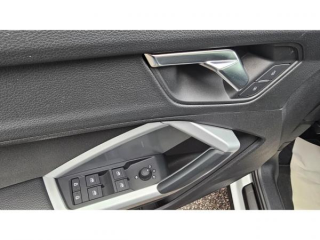 AUDI Q3 SPORTBACK Design 35TDI 150cv S-tronic + MMI Navigation + Audi sound system + JA18