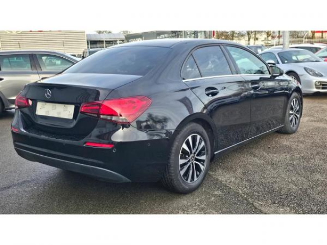 MERCEDES CLASSE A BERLINE BUSINESS LINE 180d 7G-DCT inclus Caméra de recul + SimiliCuir ARTICO + Jantes 16