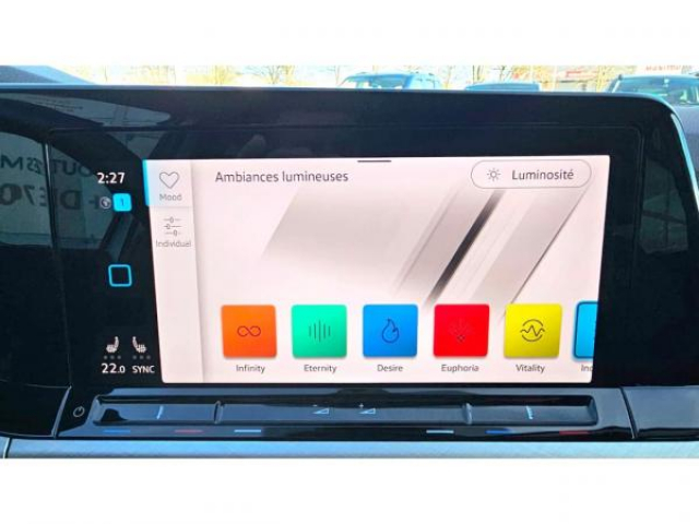 VOLKSWAGEN GOLF Life 2.0 TDI 116cv + Camera de Recul + Travel Assist + Keyless + Alarme + Dicover Pro + JA17