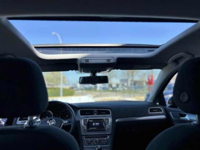 VOLKSWAGEN GOLF TrendLine 1.6 TDI BlueMotion 105cv 1ère Main + Toit ouvrant électrique + GPS + RS