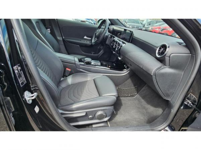 MERCEDES CLASSE A BERLINE Business Line 180D BV 7G-DCT Inclus CAMERA DE RECUL + CARPLAY