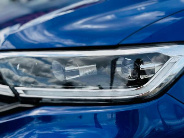 VOLKSWAGEN T-ROC R-Line 2.0 TDI 150cv DSG7 + Matrix LED + Attelage + Pack Black + Pack Easy open + 4 Jantes HIVER