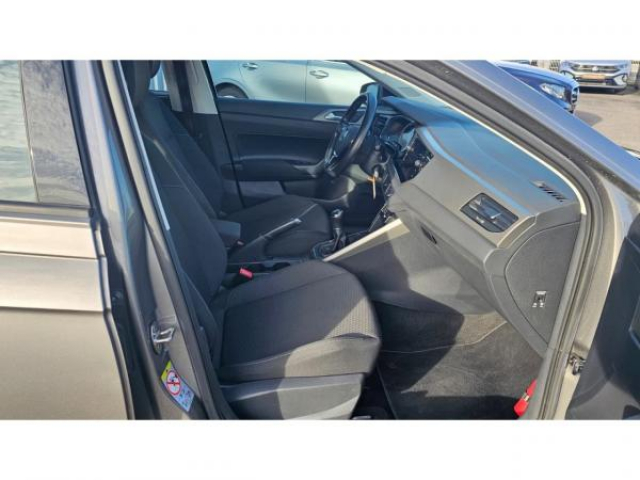 VOLKSWAGEN POLO Comfortline 1.6 TDI 95cv + Régulateur de vitesse ACC + Discover Media + Roue de Secours