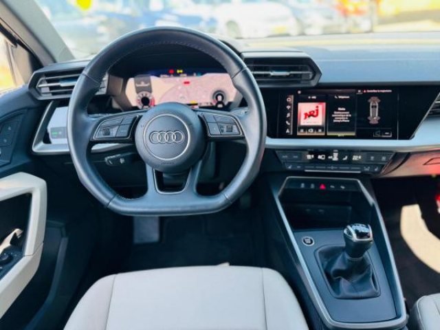 AUDI A3 SPORTBACK 30 TFSI 110cv + Sellerie Cuir Blanc + sièges avant chauffants