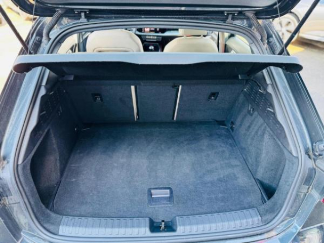 AUDI A3 SPORTBACK 30 TFSI 110cv + Sellerie Cuir Blanc + sièges avant chauffants