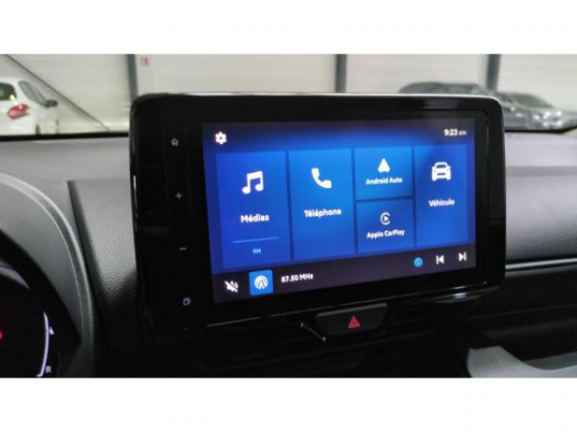 TOYOTA YARIS DESIGN Hybrid 116cv BVA e-CVT + Chargeur smartphone par induction + PACK HIVER + NEUF 0KM
