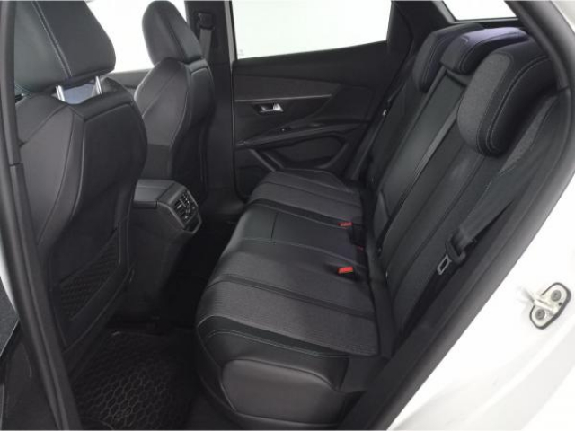 PEUGEOT 3008 Allure Pack HYBRID 225 e-EAT8 + Pack City 2 + Pack Drive Assist Plus