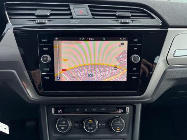VOLKSWAGEN TOURAN Trendline 2.0 TDI 122cv 7places + Système Navigation Discover Media