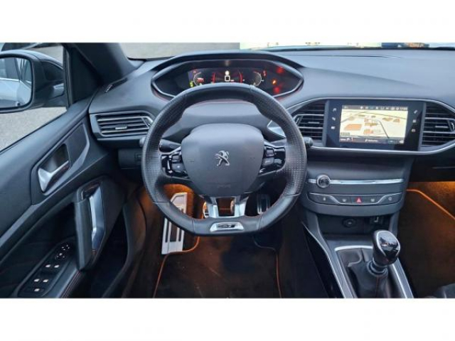 PEUGEOT 308 GT Pack 1.5 BlueHDi 130cv + Toit pano + Attelage + Pack Side Security + Roue de Secours