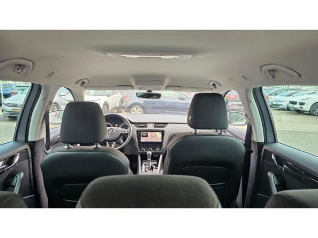 SKODA Octavia combi Style 1.6 TDI 116cv DSG7 + Attelage + Sièges AV Chauffants