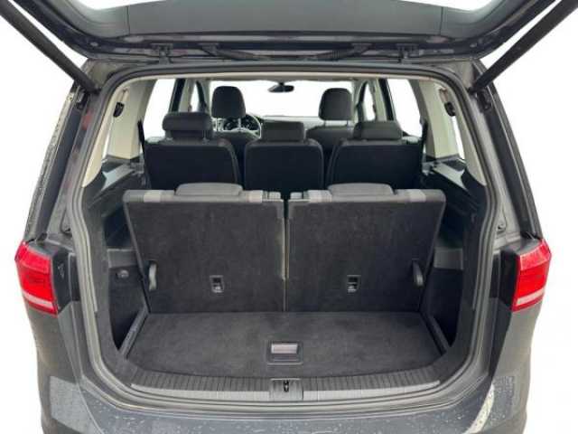 VOLKSWAGEN TOURAN Trendline 2.0 TDI 122cv 7places + Système Navigation Discover Media