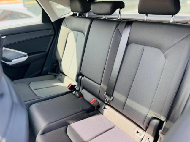 AUDI Q3 SPORTBACK Design 35 TDI 150cv S-tronic + Toit ouvrant + Camera de Recul + JA 19