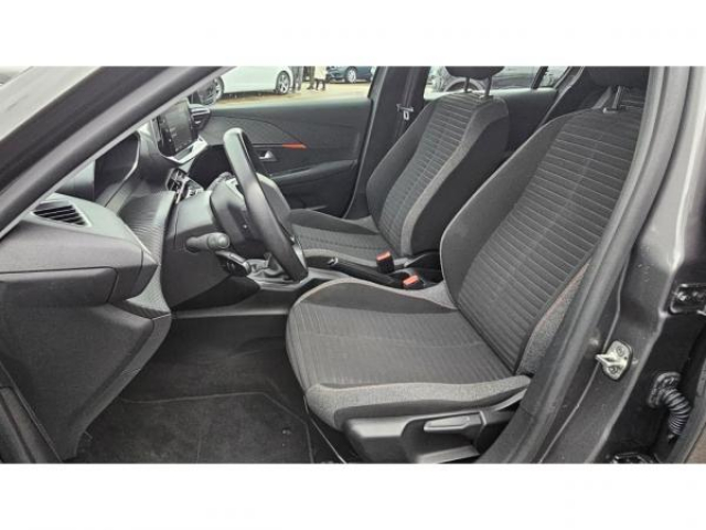 PEUGEOT 208 ACTIVE 1.5 BlueHDi 100cv + Navigation 3D + Aide au stationnement arrière