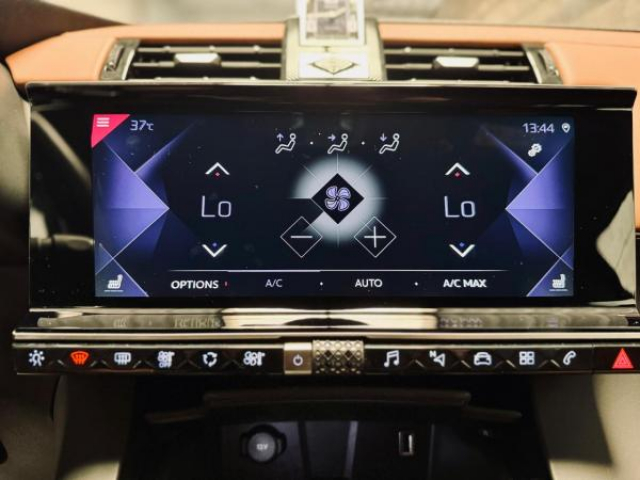 DS DS 7 CROSSBACK So Chic 1.5 BlueHDi 130cv EAT8 Inspiration OPERA + Toit pano + Hifi Focal + Night Vision + Led