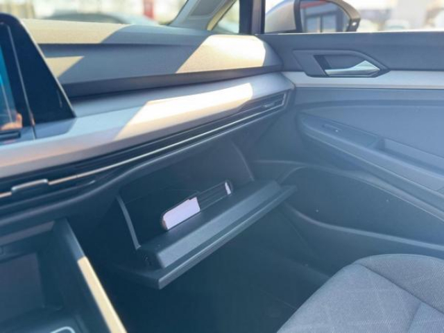 VOLKSWAGEN Golf SW LIFE 1.0 eTSI 110cv DSG7 + Caméra de recul  + Vitres arrière surteintées + RS