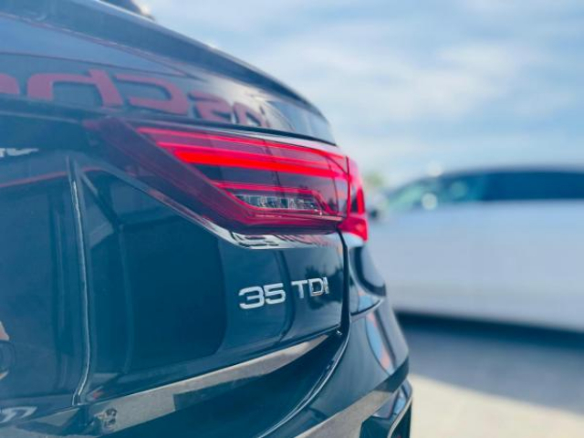 AUDI Q3 SPORTBACK Design 35 TDI 150cv S-tronic + Toit ouvrant + Camera de Recul + JA 19