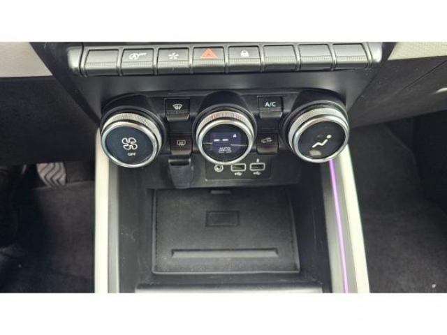 RENAULT CLIO Techno 1.0 Tce 90cv inclus camera de recul + Pack Full Screen + Radar AV