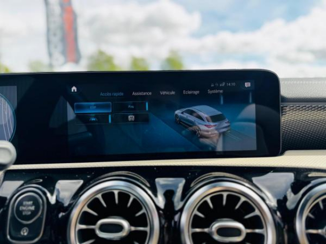MERCEDES CLA Progressive Line 200D 8G-DCT + Pack Cuir + Carplay + HIFI Advanced + Sieges AV et Volant Chauffant