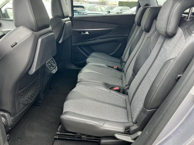 PEUGEOT 5008 Allure 1.6 BlueHDi 120cv EAT6 7places + Full LED + Toit ouvrant + Grip Control + Sieges AV Chauffant