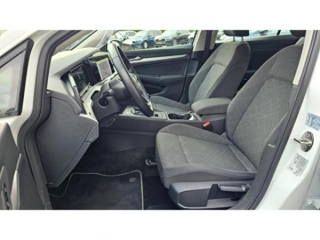 VOLKSWAGEN GOLF Life 1.5 TSI 130cv + Pack Travel Assist + Discover Pro