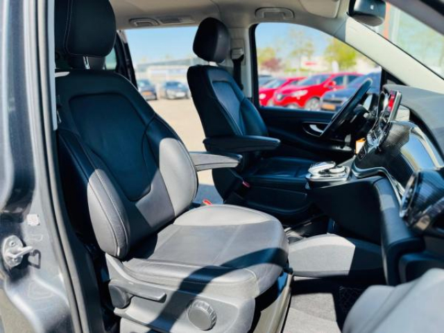 MERCEDES CLASSE V Design Long 220d BVA 9G-Tronic + Attelage amovible + Pack parking + JA19 + TVA RECUPERABLE