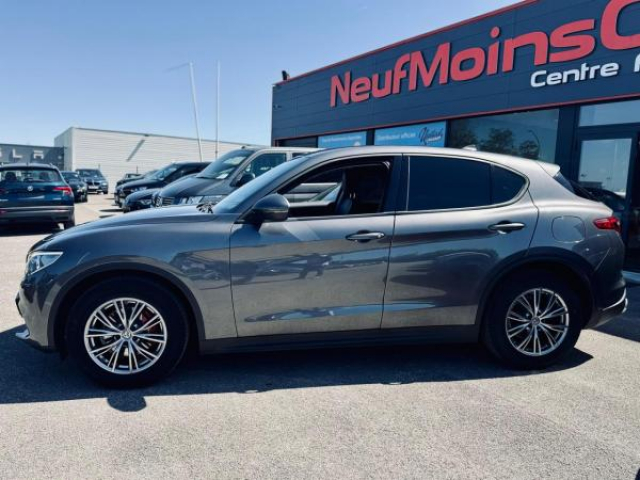 ALFA ROMEO STELVIO Super Pack Linea Rossa 2.2D 160cv BVA + Sellerie simili cuir + Vitres arrière surteinté