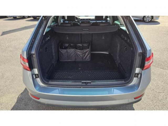 SKODA SUPERB COMBI BUSINESS 1.6 TDI 120cv DSG7 + Sellerie Cuir + Sièges avant chauffants + Roue de secours