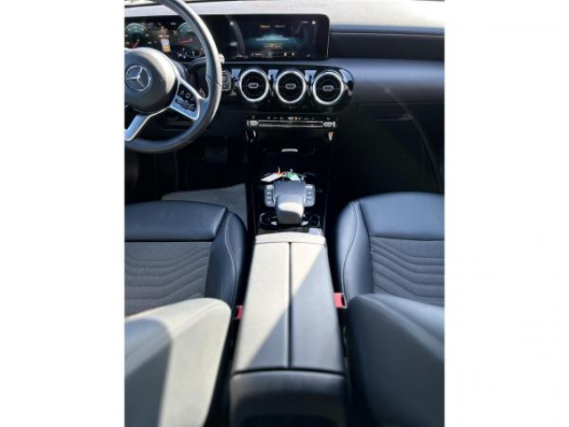 MERCEDES CLASSE A Business Line 2L 180D  8G-DCT + CAMERA DE RECUL