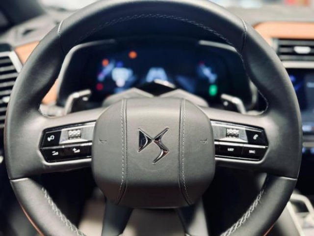 DS DS 7 CROSSBACK So Chic 1.5 BlueHDi 130cv EAT8 Inspiration OPERA + Toit pano + Hifi Focal + Night Vision + Led