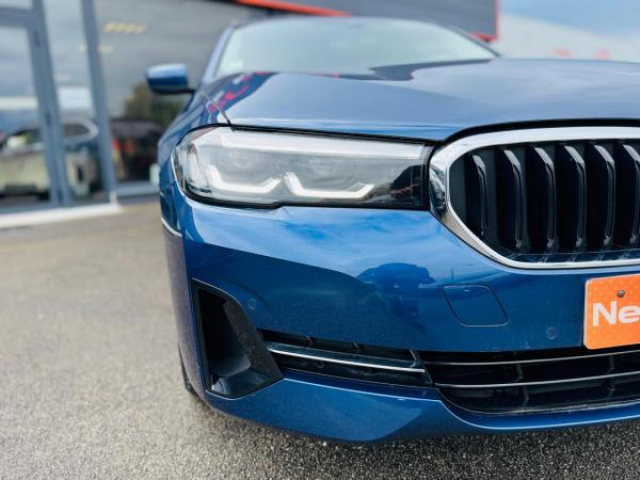 BMW SERIE 5 TOURING Lounge 530dA 286cv+Park Assist Plus+Cuir Dakota+Affichage tete haute+JA19 style 845M