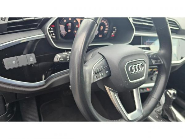 AUDI Q3 35 TDI 150cv S-tronic Black Pack + Carplay + Hayon electrique + Jantes 19