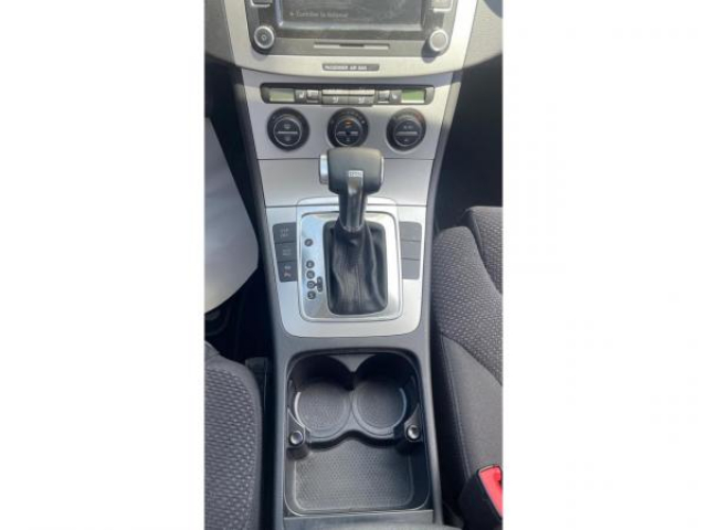 VOLKSWAGEN Passat SW 2.0TDI 170cv DSG6 SW + ATTELAGE + CAMERA DE RECUL + PACK HIVER