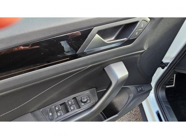 VOLKSWAGEN T-ROC R-Line 2.0 TDI 150cv DSG7 + Matrix LED + Sieges Massant Chauffant + Alarme