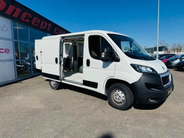 PEUGEOT BOXER Pro 330 L1H1 2.0 BlueHDi 110cv + Air conditionné + Antibrouillard + TVA RECUPERABLE