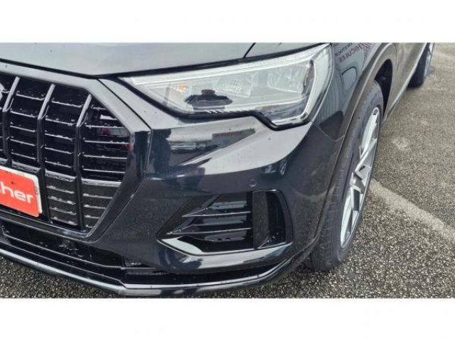 AUDI Q3 35 TDI 150cv S-tronic Black Pack + Carplay + Hayon electrique + Jantes 19