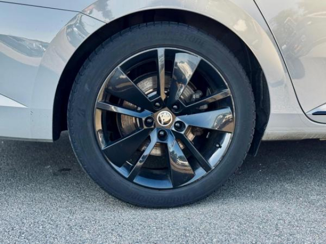 SKODA SUPERB COMBI Sportline 4x4 2.0 TDI 190cv DSG7 + Clim Tri-zone + Sièges av et ar chauffants + Volant Chauff