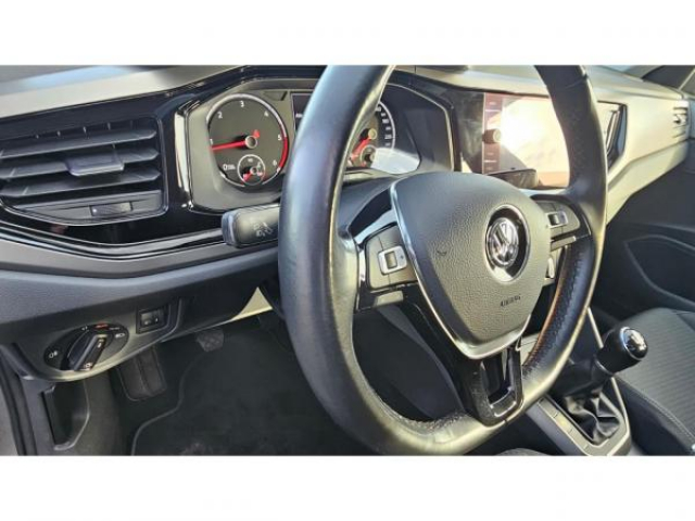 VOLKSWAGEN POLO Comfortline 1.6 TDI 95cv + Régulateur de vitesse ACC + Discover Media + Roue de Secours