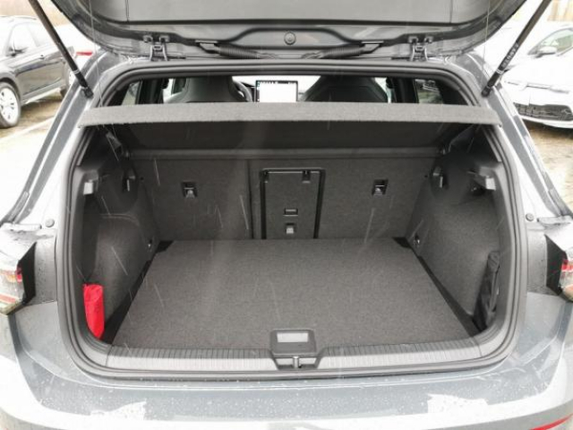 VOLKSWAGEN GOLF R-Line 1.5 eTSI 150cv DSG7 + Matrix LED + Toit Ouvrant + Camera 360 + NEUF 0KM