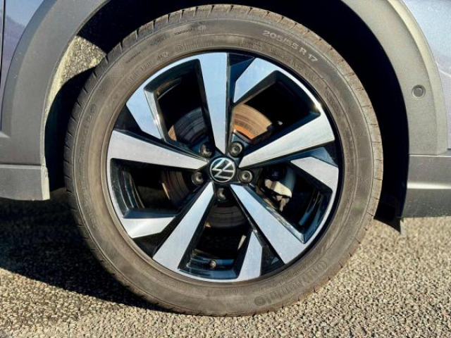 VOLKSWAGEN TAIGO LIFE 1.0 TSI 110cv + Caméra de recul + Clim Auto + Digital Cockpit + RS