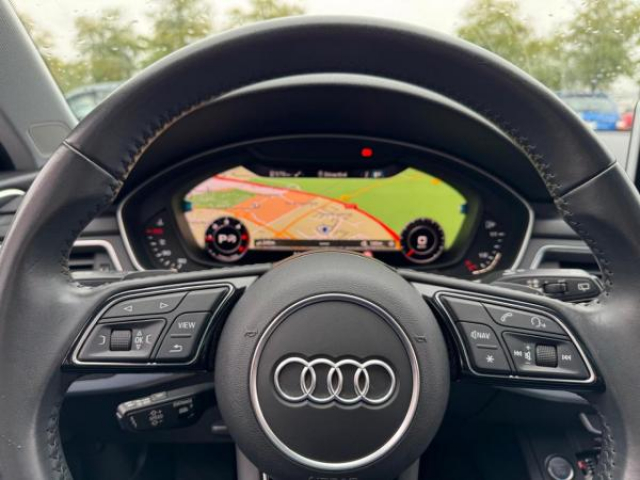AUDI A4 AVANT S line 2.0 TDI 150cv S-tronic + TOIT PANO + Bang & Olufsen + CAMERA DE RECUL + ATTELAGE ELEC