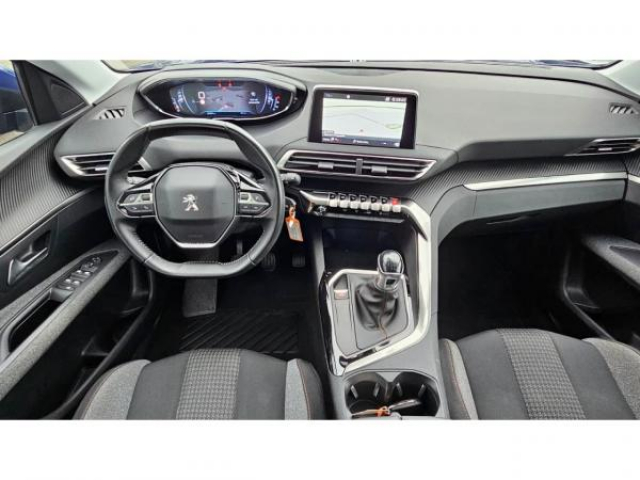 PEUGEOT 3008 Active 1.5 BlueHDi 130cv + Pack City 1 + Barre de toit + Navigation 3D