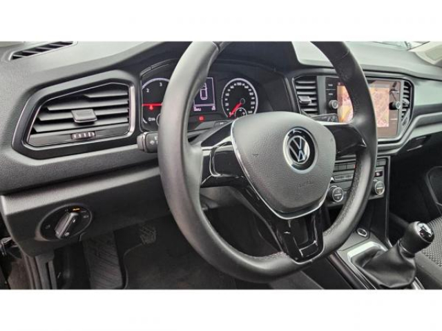 VOLKSWAGEN T-ROC Active 2.0 TDI 115cv + Carplay sans fil + Clim automatique + Navigation Discover Media