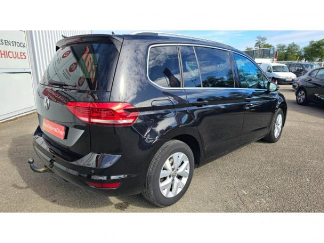 VOLKSWAGEN TOURAN Trendline 1.6 TDI 115cv 7places + Toit Pano + Attelage + ACC + Camera de Recul + Clim Auto