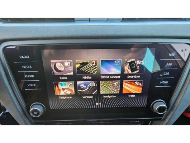SKODA Octavia combi Ambition 1.6 TDI 116cv DSG7 + Attelage + Sièges AV Chauffants + DAB
