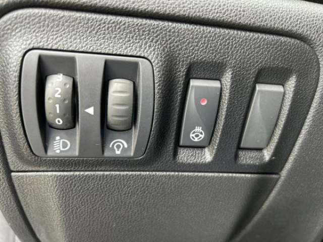 RENAULT Megane Estate Intens 1.5 Blue dCi 115cv + Bose Sound System + Pack Cuir + Easy Parking