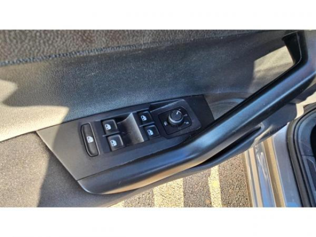 VOLKSWAGEN POLO Lounge 1.6 TDI 95cv + Antibrouillard AV + Radar AV et AR + Discover Media