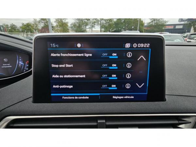 PEUGEOT 3008 Active 1.5 BlueHDi 130cv + Pack City 1 + Barre de toit + Navigation 3D