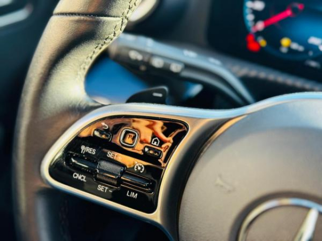 MERCEDES CLA SHOOTING BRAKE Business Line 180d 8G-DCT + Carplay + Jantes 19 + Sièges av chauffants + Vitres AR Surteinte