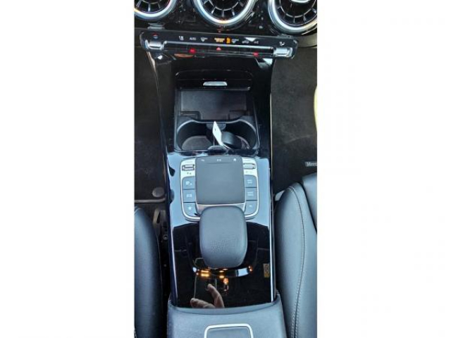 MERCEDES CLASSE A BERLINE Business Line 180D 7G-DCT + Pack navigation